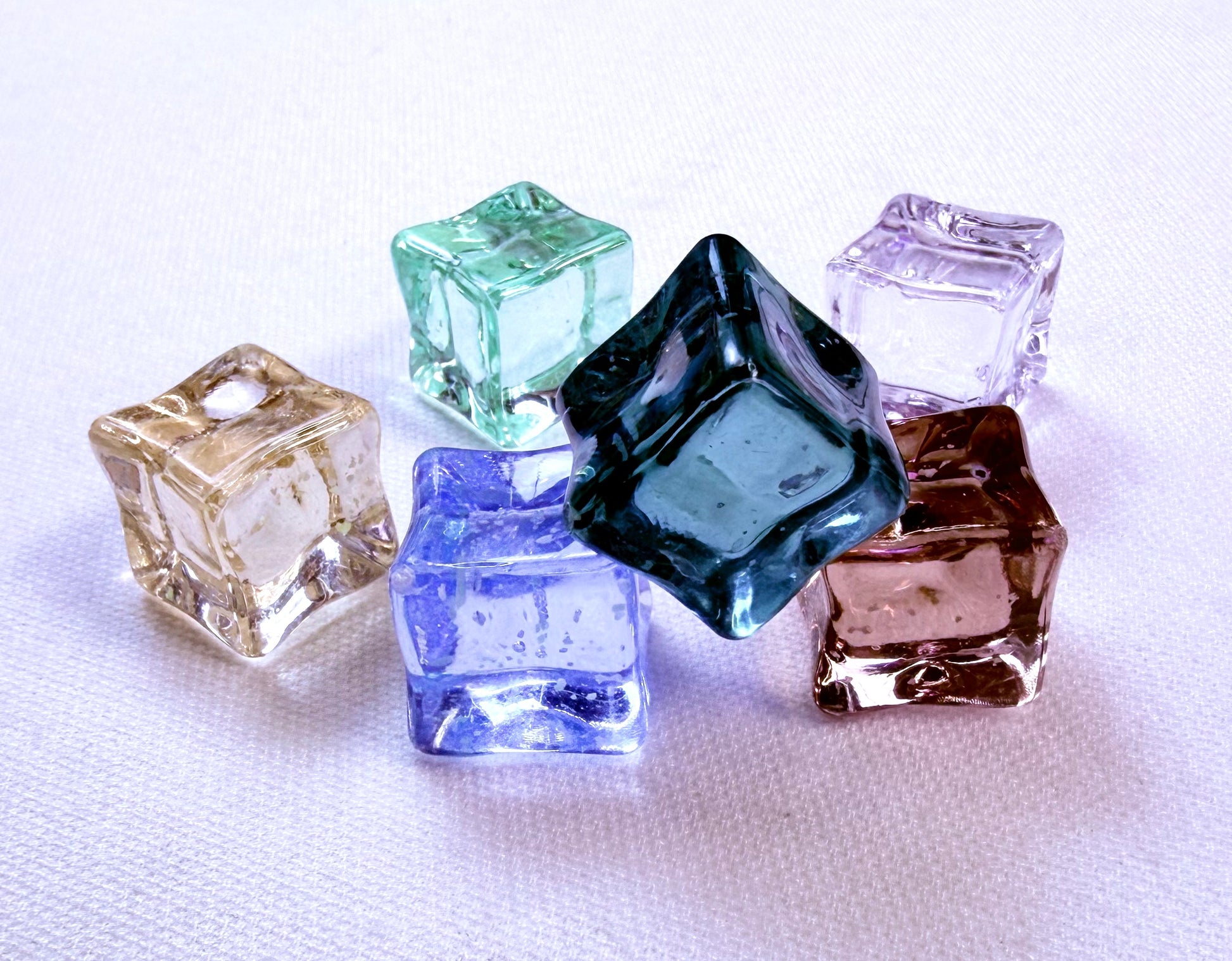 20 Random Packs of Realistic Acrylic Decorative Props for DIY Crafts Vases & Home Decor - Reusable & Colorful