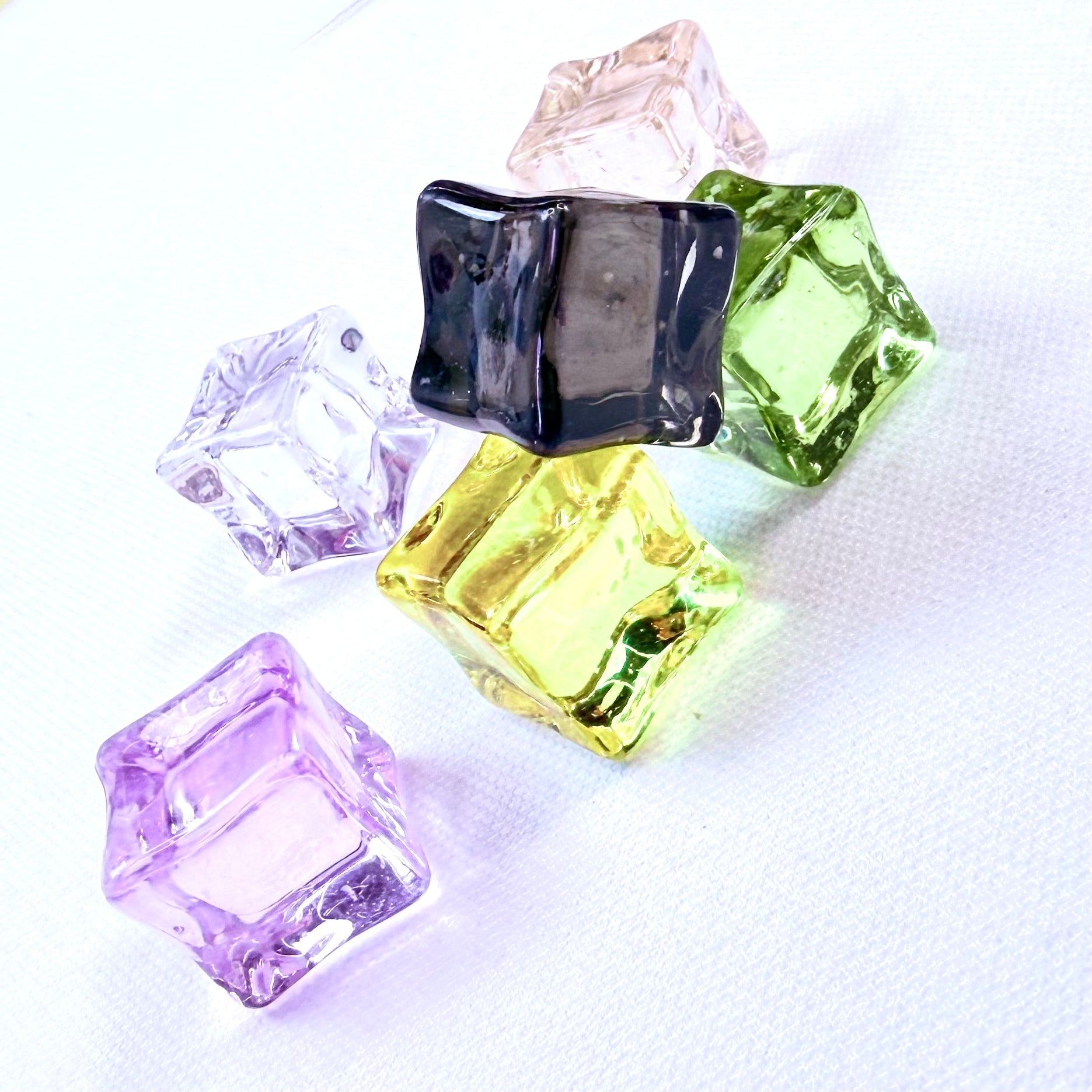 20 Random Packs of Realistic Acrylic Decorative Props for DIY Crafts Vases & Home Decor - Reusable & Colorful