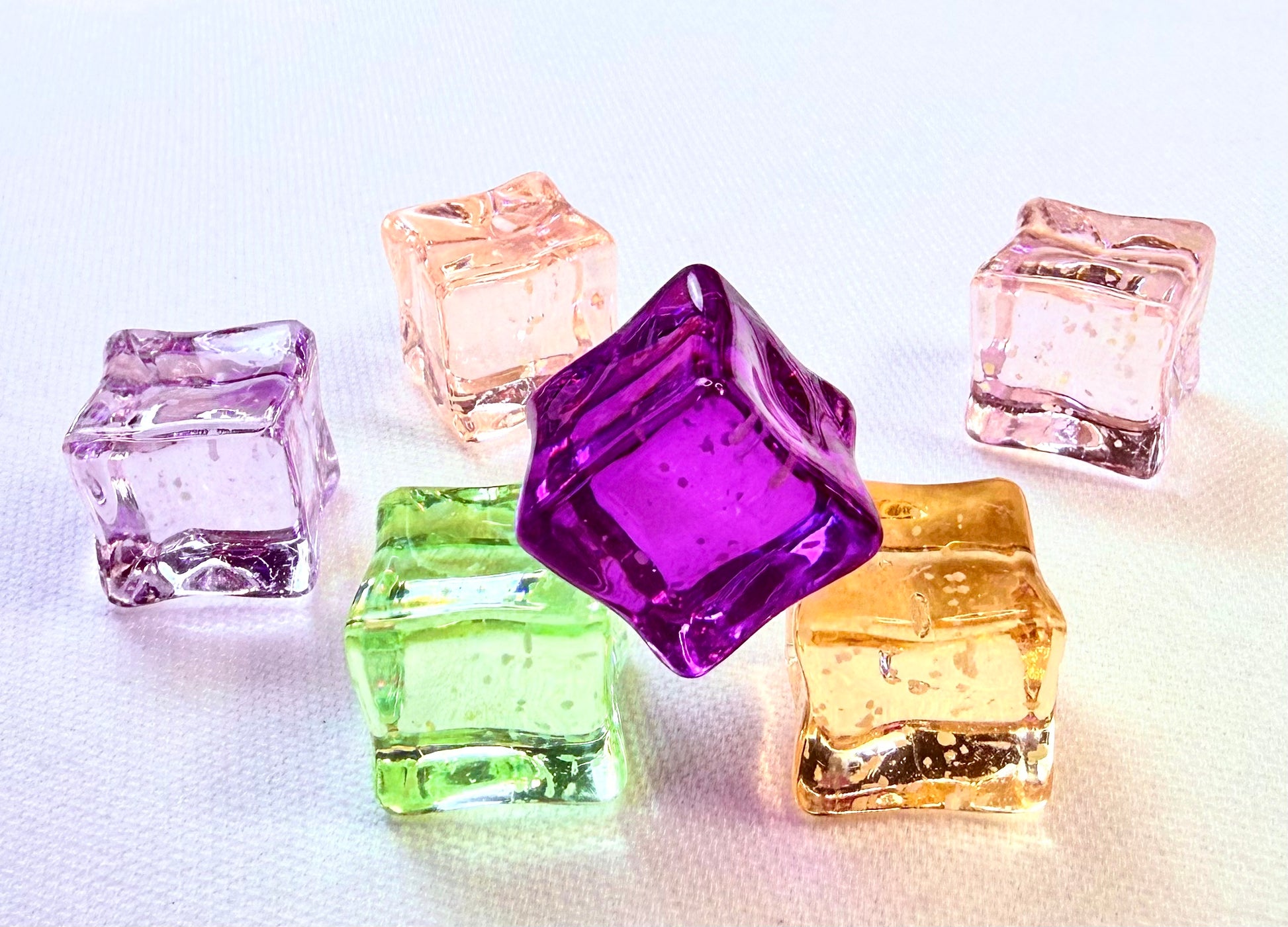 20 Random Packs of Realistic Acrylic Decorative Props for DIY Crafts Vases & Home Decor - Reusable & Colorful