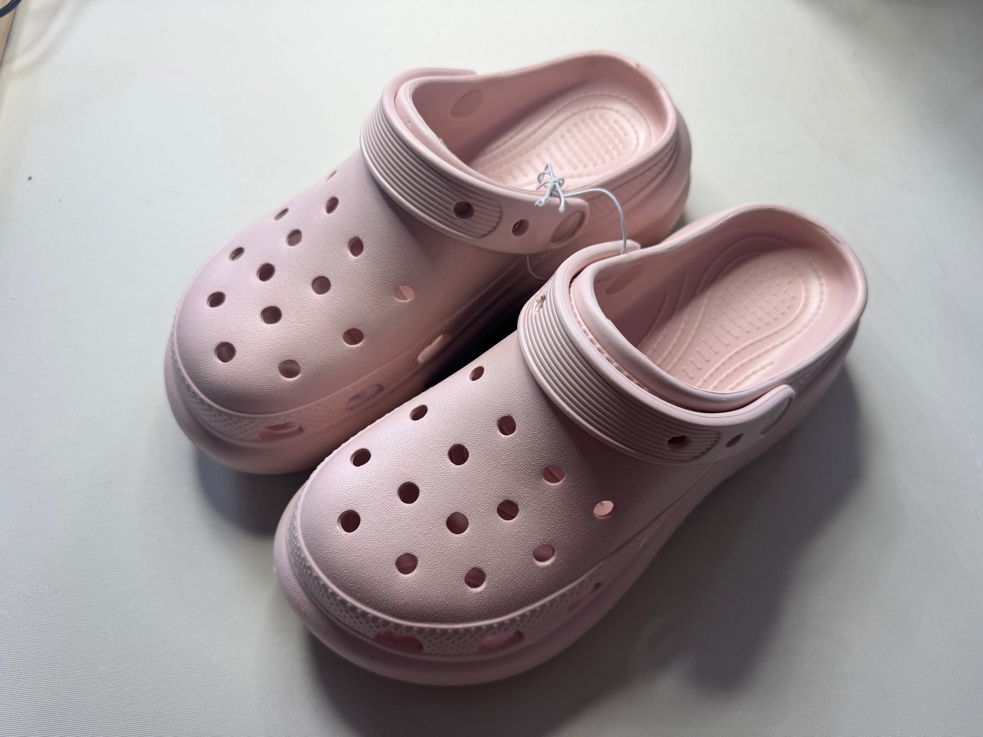2025 Unisex Summer Clogs – Breathable Slip-On Sandals with Holes for Beach, Garden, and Casual Wear
