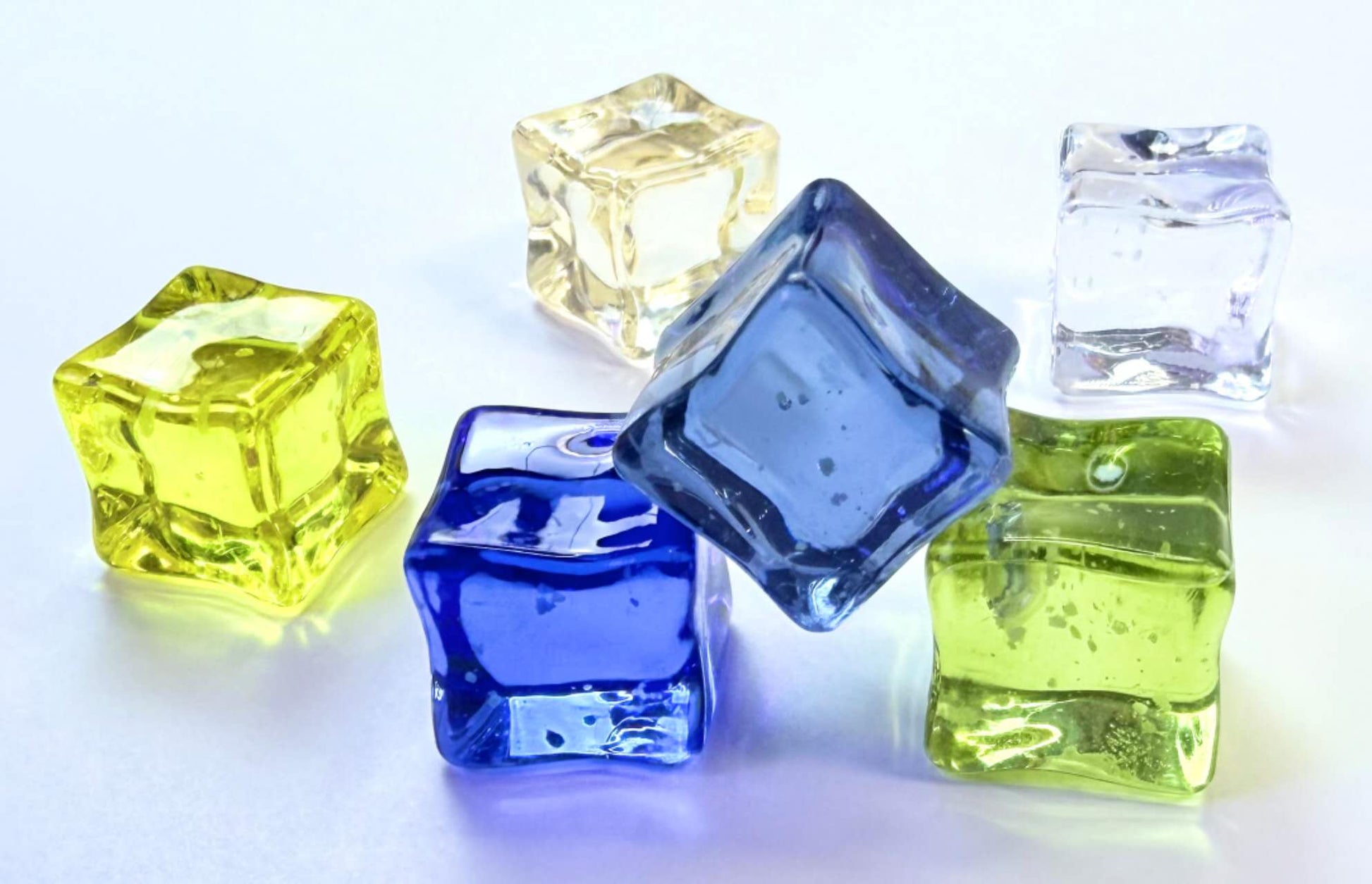 20 Random Packs of Realistic Acrylic Decorative Props for DIY Crafts Vases & Home Decor - Reusable & Colorful